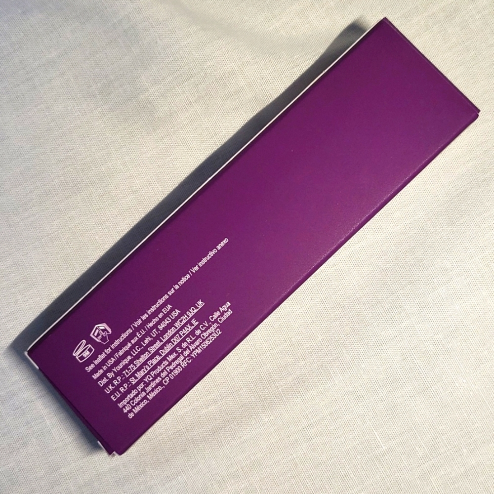 YOUNIQUE Epic 4D Mascara ~ Brand New in Box - Picture 2 of 3